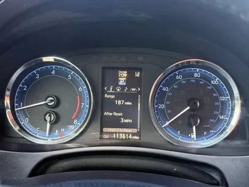 Used 2018 Toyota Corolla SE w/ Protection Package FWD image 18