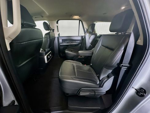 Used 2024 Ford Expedition Max XLT image 29