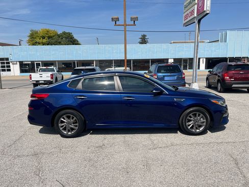 Used 2020 Kia Optima LX image 2