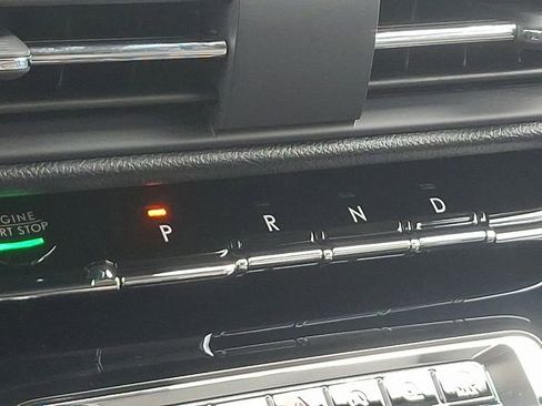 New 2026 Lincoln Corsair Premiere image 7