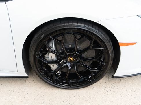 Used 2020 Lamborghini Huracan EVO AWD/4WD image 12