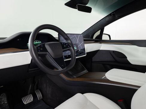 Used 2023 Tesla Model X AWD/4WD image 13