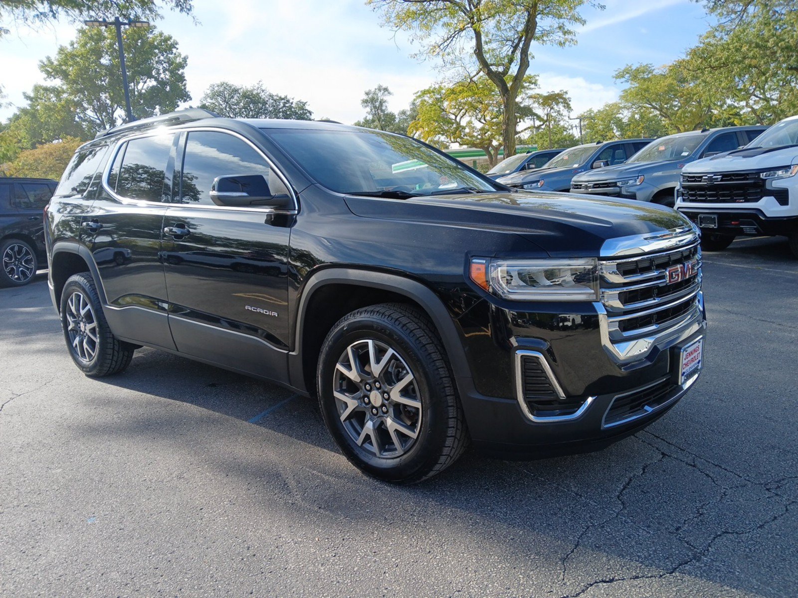 Used 2023 GMC Acadia SLE w/ Driver Convenience Package AWD/4WD image 2