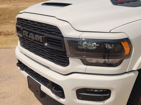 Used 2024 RAM 2500 Limited AWD/4WD image 10