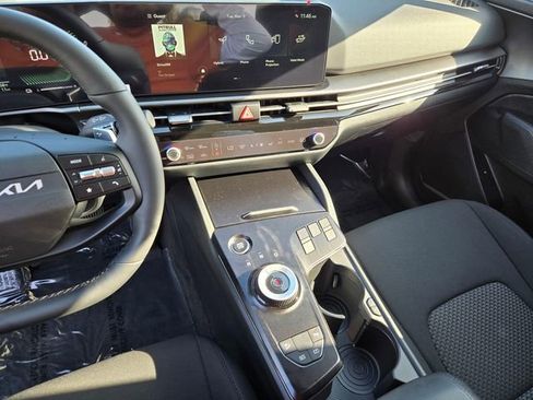 New 2026 Kia Sportage LX image 21