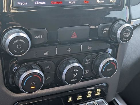 Used 2019 RAM 1500 Big Horn AWD/4WD image 22