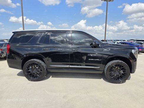 Used 2023 GMC Yukon Denali Ultimate AWD/4WD image 5