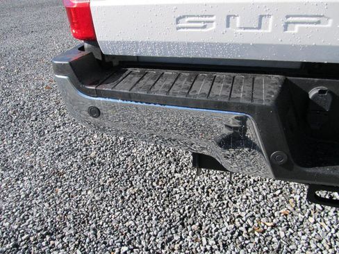 Used 2017 Ford F350 Lariat w/ Chrome Package image 18