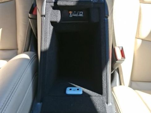 Used 2018 Cadillac XT5 Luxury w/ Driver Awareness Package image 16