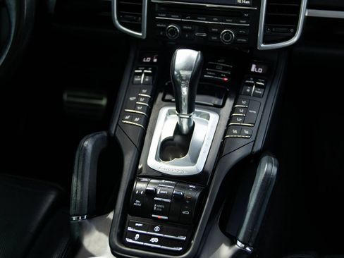 Used 2016 Porsche Cayenne GTS AWD/4WD image 34