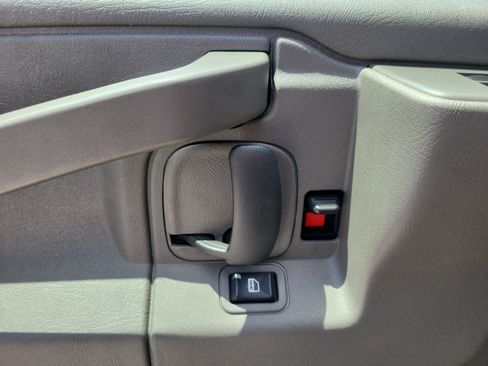 Used 2025 GMC Savana 2500 w/ Driver Convenience Package RWD image 23