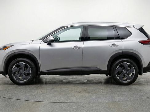 Used 2025 Nissan Rogue SV FWD image 5