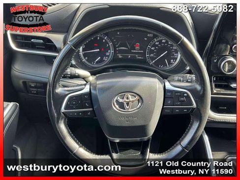 Used 2021 Toyota Highlander XLE image 17