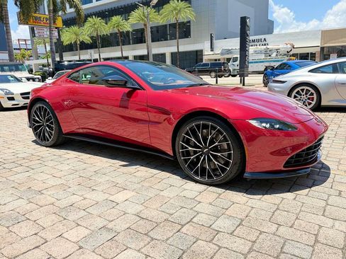 Used 2023 Aston Martin V8 Vantage Coupe RWD image 7