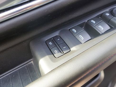 Used 2023 Chevrolet Suburban RST w/ Luxury Package image 18