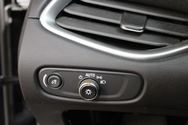 Used 2022 Chevrolet Malibu LS FWD image 15