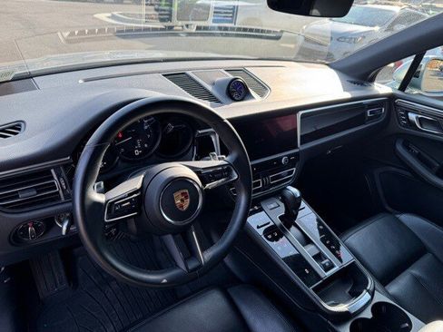 Used 2022 Porsche Macan image 20