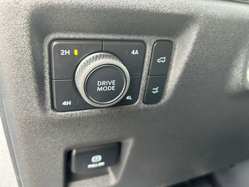 Used 2025 Ford Expedition Active image 21