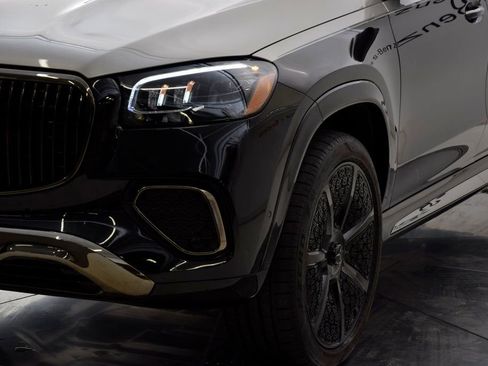 Used 2025 Mercedes-Benz Maybach GLS 600 4MATIC image 11