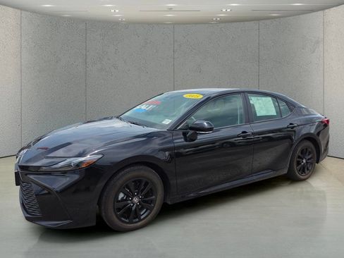 Used 2025 Toyota Camry LE FWD image 1