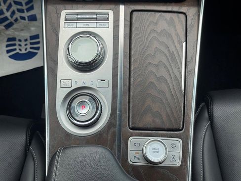 Used 2024 Genesis GV80 2.5T AWD/4WD image 16