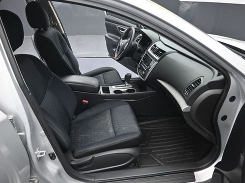 Used 2016 Nissan Altima 2.5 SV FWD image 26