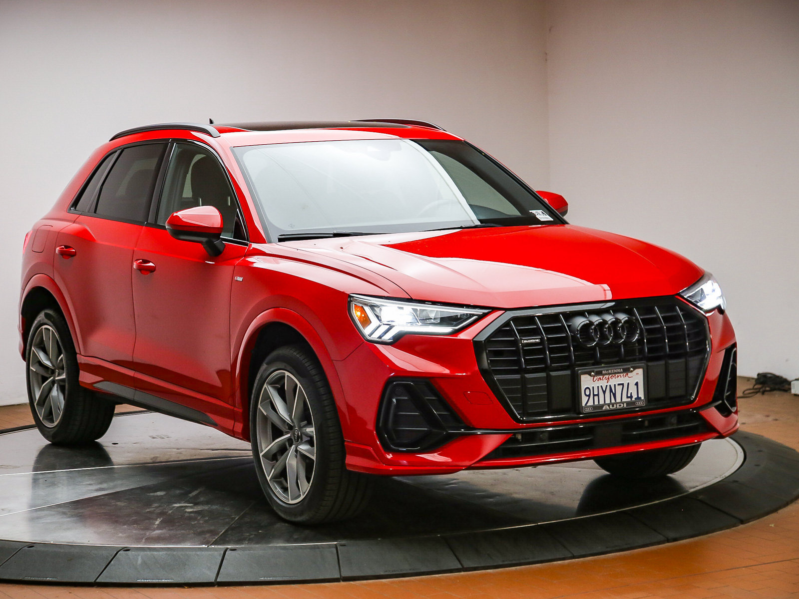 Certified 2023 Audi Q3 2.0T Premium w/ Black Optic Sport Package AWD/4WD image 3