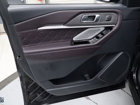 Certified 2025 Ford Explorer Platinum w/ LUX Leather Package image 14