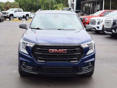 Used 2022 GMC Terrain SLT w/ Infotainment Package II FWD image 4