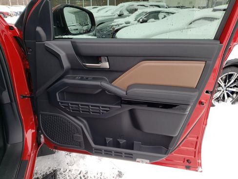 Used 2025 Toyota 4Runner Limited image 19