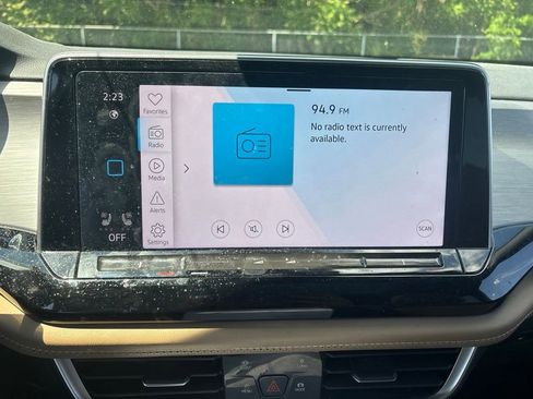 Used 2024 Volkswagen Atlas Cross Sport SE w/ Panoramic Sunroof Package AWD/4WD image 5