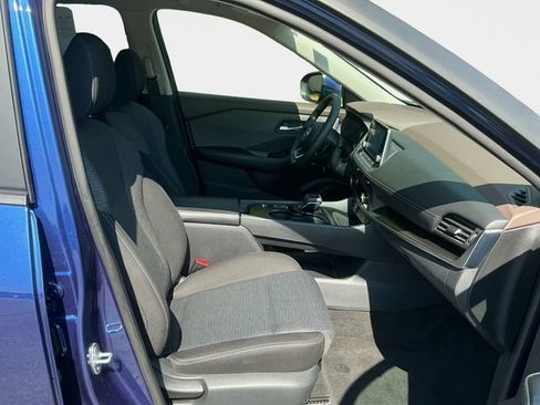 Used 2023 Nissan Rogue SV FWD image 17