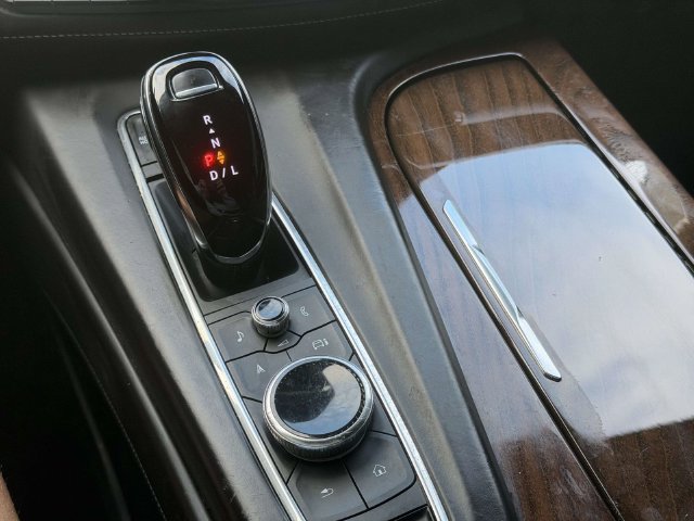 Used 2022 Cadillac Escalade ESV Sport Platinum w/ Heavy-Duty Trailer Package AWD/4WD image 32