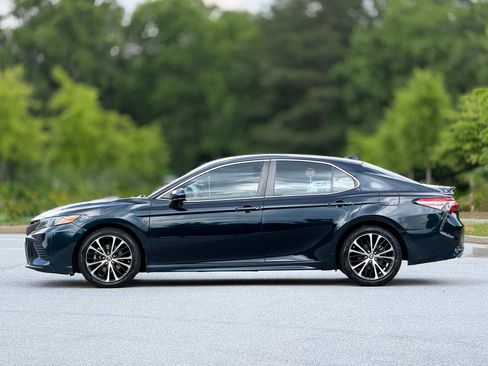 Used 2019 Toyota Camry SE FWD image 9