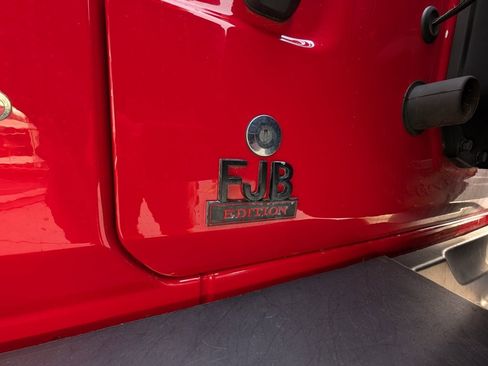 Used 2018 Jeep Wrangler Unlimited Rubicon image 42