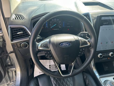 Used 2024 Ford Edge Titanium image 13
