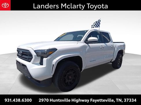 Used 2025 Toyota Tacoma SR5 RWD image 7
