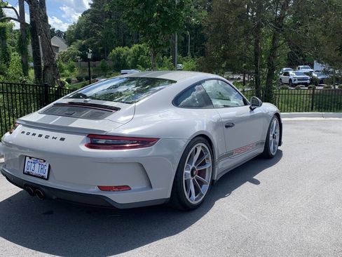 Used 2018 Porsche 911 GT3 RWD image 5