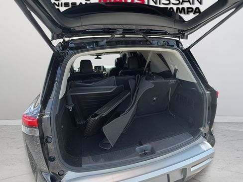 Certified 2025 Nissan Pathfinder SL w/ SL Premium Package FWD image 37