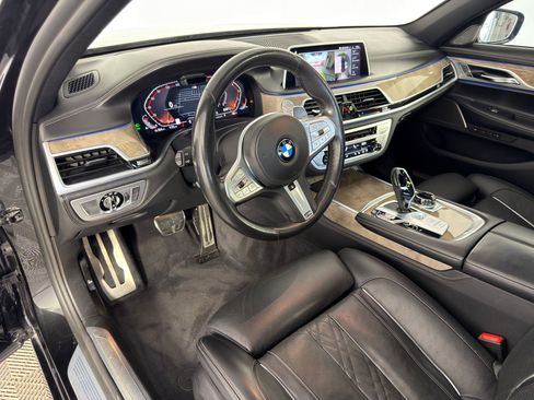 Used 2020 BMW 750i xDrive w/ Executive Package image 4