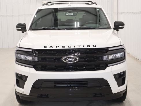 Certified 2024 Ford Expedition Limited image 5