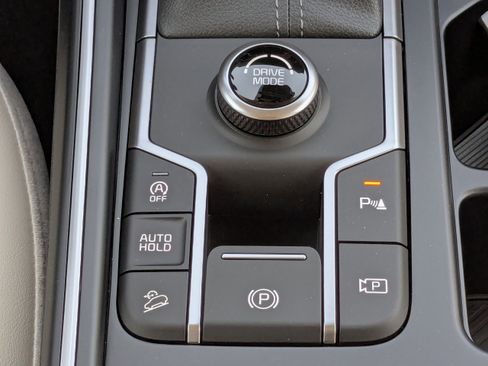 New 2026 Kia Sorento S FWD image 24