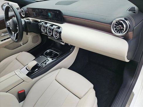 Used 2023 Mercedes-Benz CLA 250 image 20