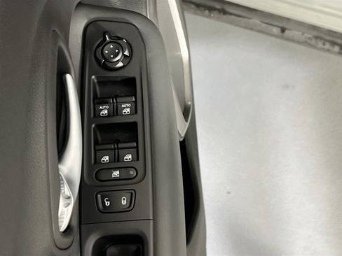 Used 2022 Jeep Renegade Latitude w/ Convenience Group AWD/4WD image 18