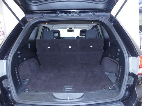 Used 2013 Jeep Grand Cherokee Laredo AWD/4WD image 23