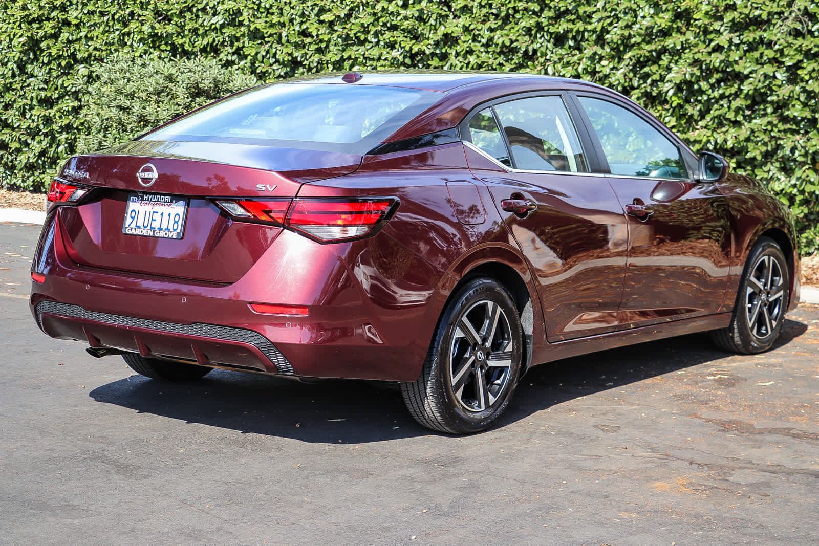 Used 2024 Nissan Sentra SV FWD image 6