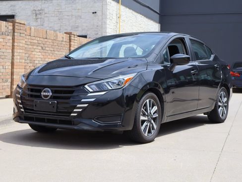 Used 2024 Nissan Versa SV FWD image 2