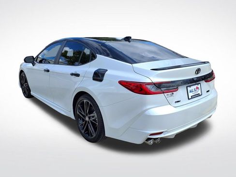 Used 2025 Toyota Camry XSE FWD image 9