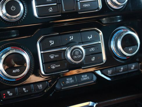 Used 2023 GMC Yukon XL Denali Ultimate image 27