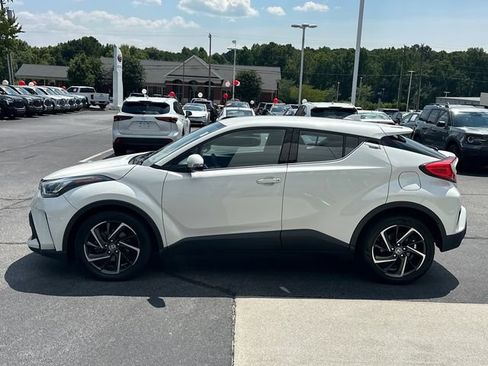 Used 2021 Toyota C-HR Limited FWD image 7